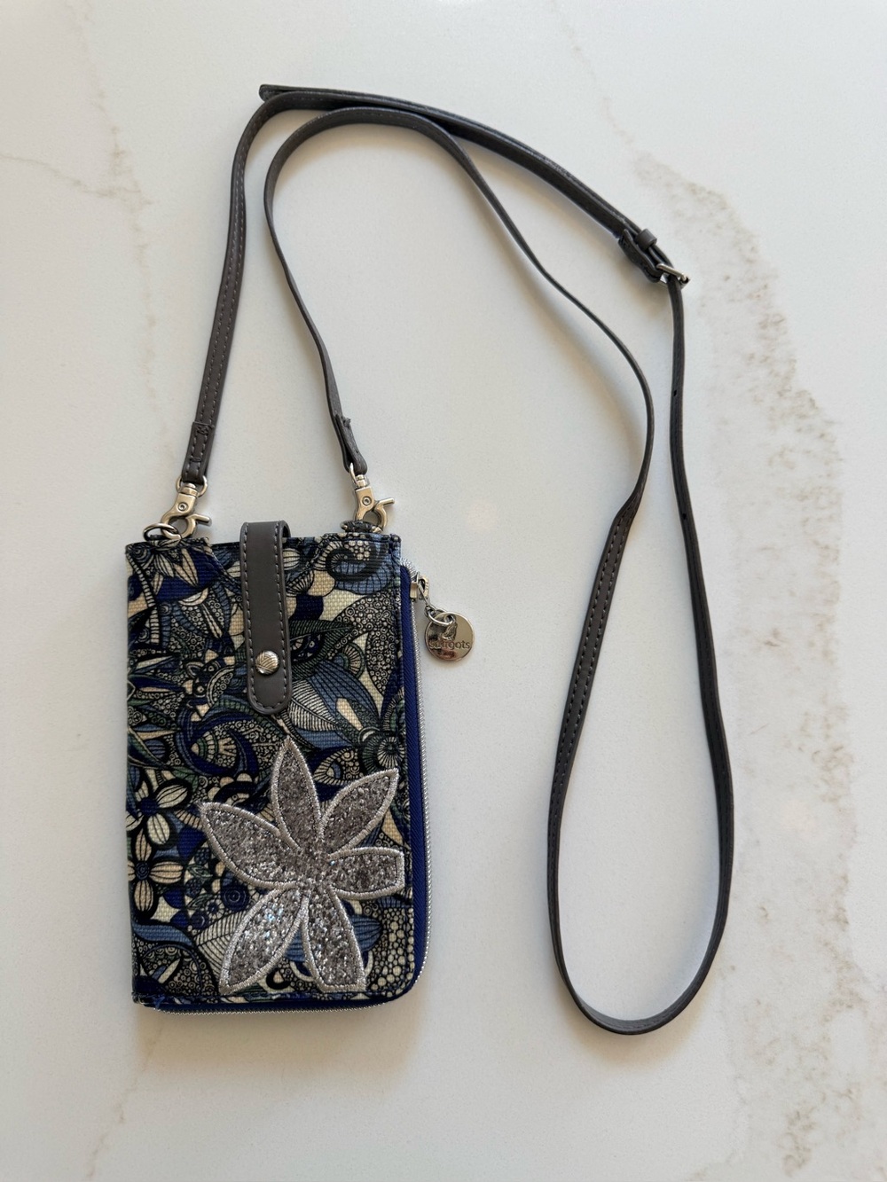Sakroots Artist Circle Crossbody Cell Wallet Blue Floral Glitter Flower Boho